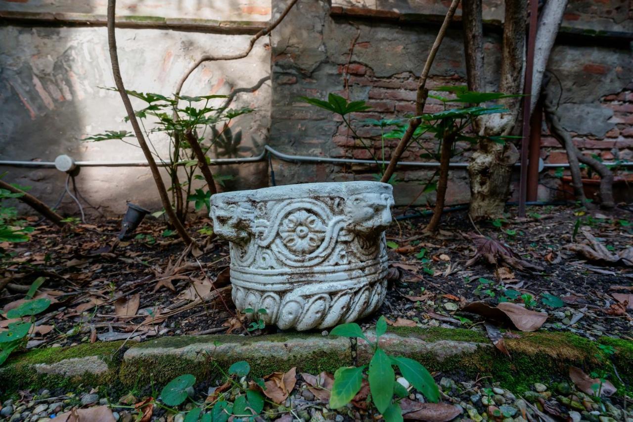 Suite Aldrovandi, With Private Garden 볼로냐 외부 사진