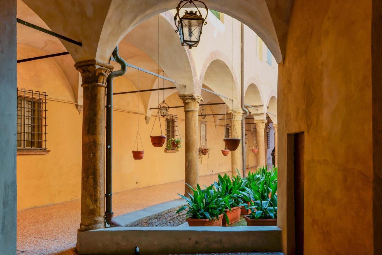 Suite Aldrovandi, With Private Garden 볼로냐 외부 사진