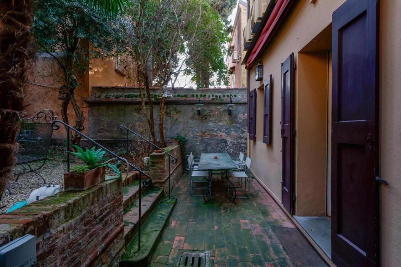 Suite Aldrovandi, With Private Garden 볼로냐 외부 사진